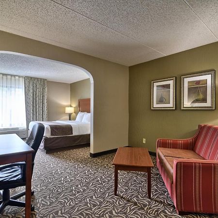 Clarion Inn & Suites - University Area Cortland Luaran gambar