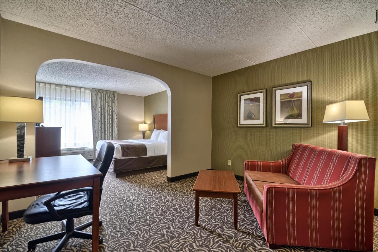 Clarion Inn & Suites - University Area Cortland Luaran gambar