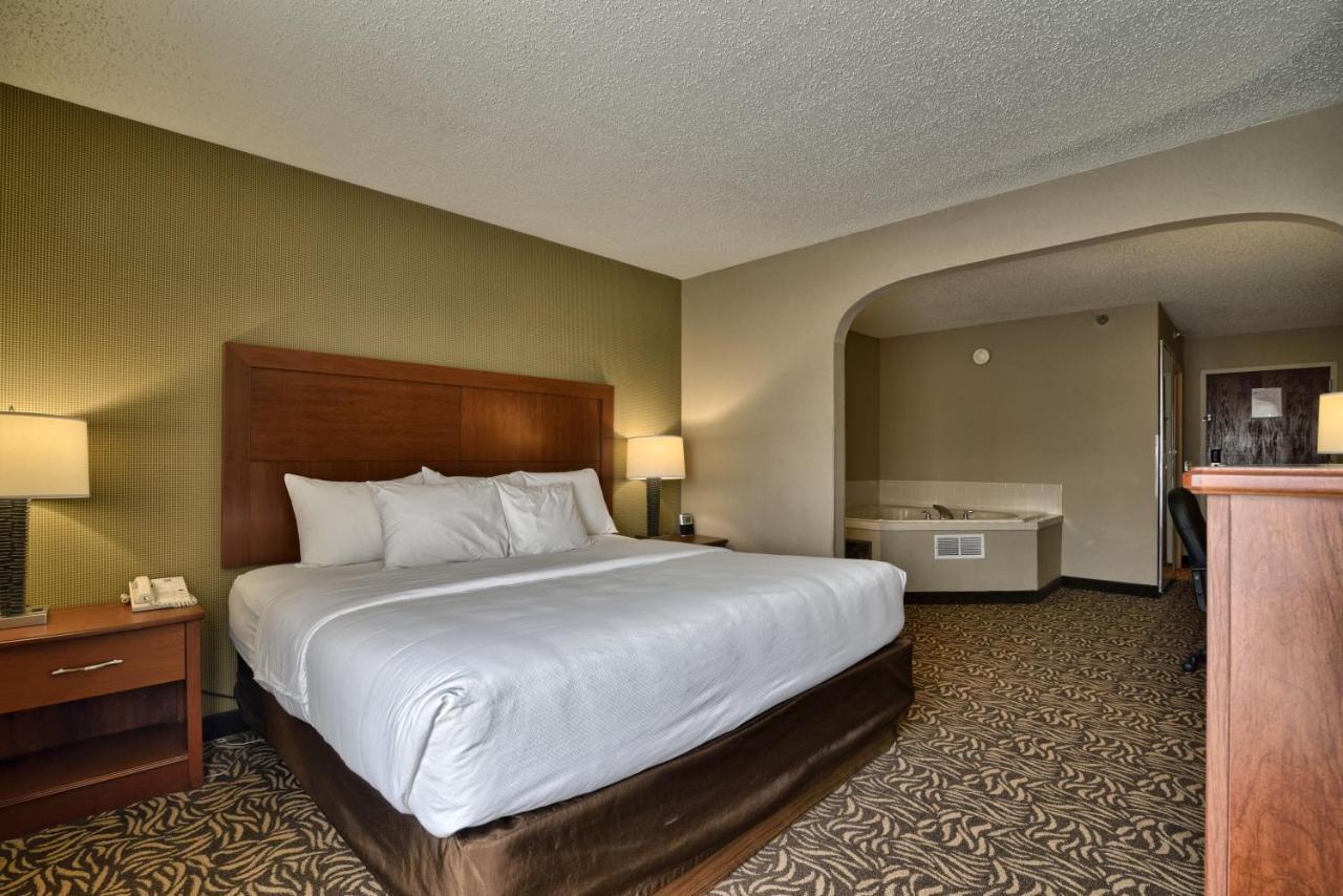 Clarion Inn & Suites - University Area Cortland Luaran gambar