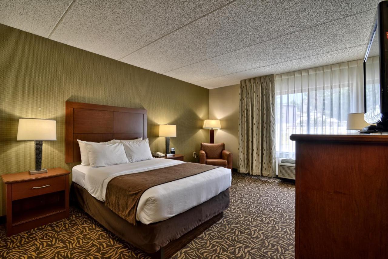 Clarion Inn & Suites - University Area Cortland Luaran gambar