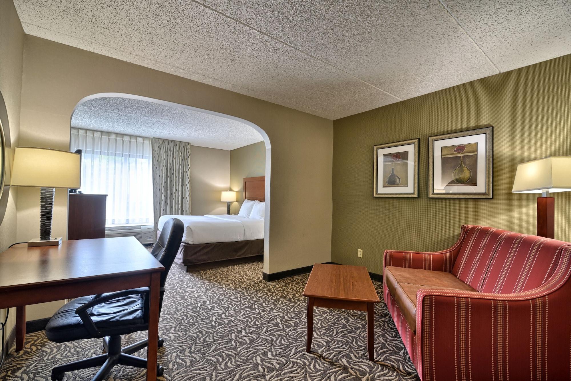 Clarion Inn & Suites - University Area Cortland Luaran gambar