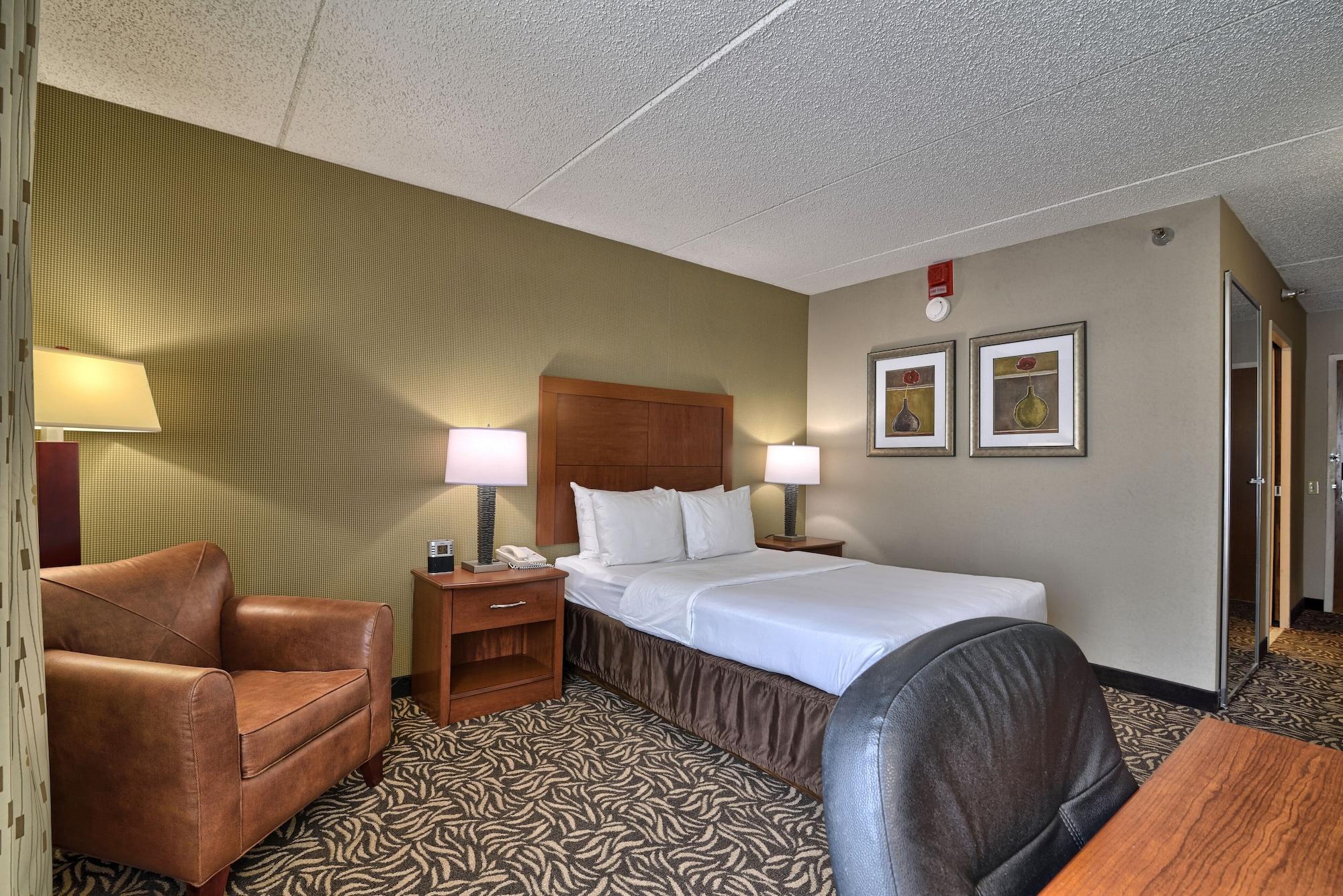 Clarion Inn & Suites - University Area Cortland Luaran gambar