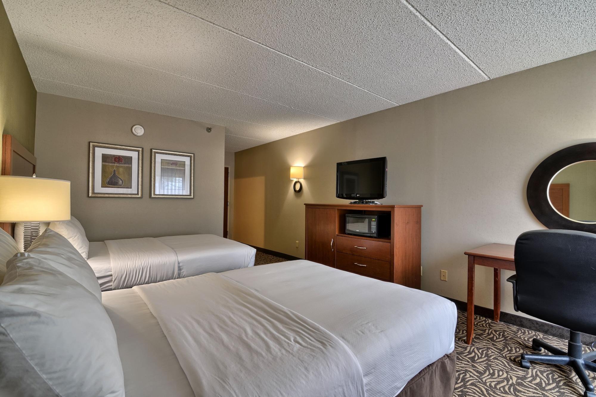 Clarion Inn & Suites - University Area Cortland Luaran gambar