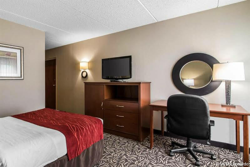 Clarion Inn & Suites - University Area Cortland Luaran gambar